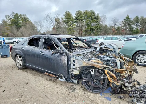 2013 Mercedes Benz S z USA, uszkodzony, nr VIN WDDNG7DB5DA506645